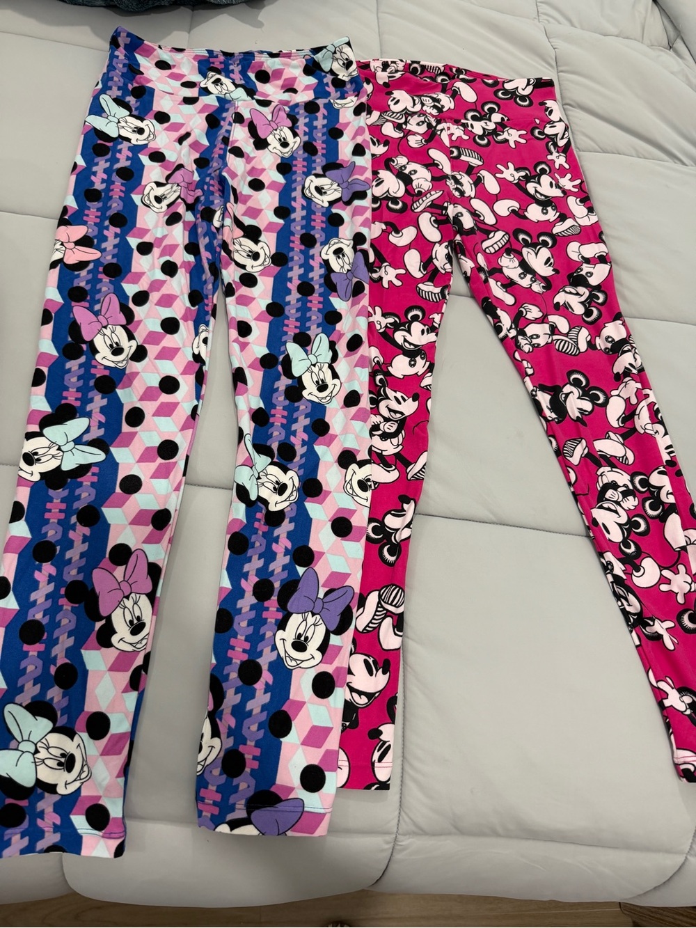 LuLaRoe x Disney Minnie Mouse Print Leggings One Size OS lot of 2